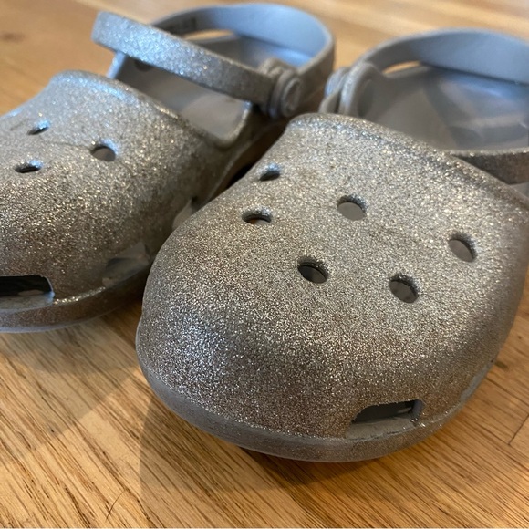 Crocs Silver Sparkle Clogs Size J2 - Picture 6 of 7
